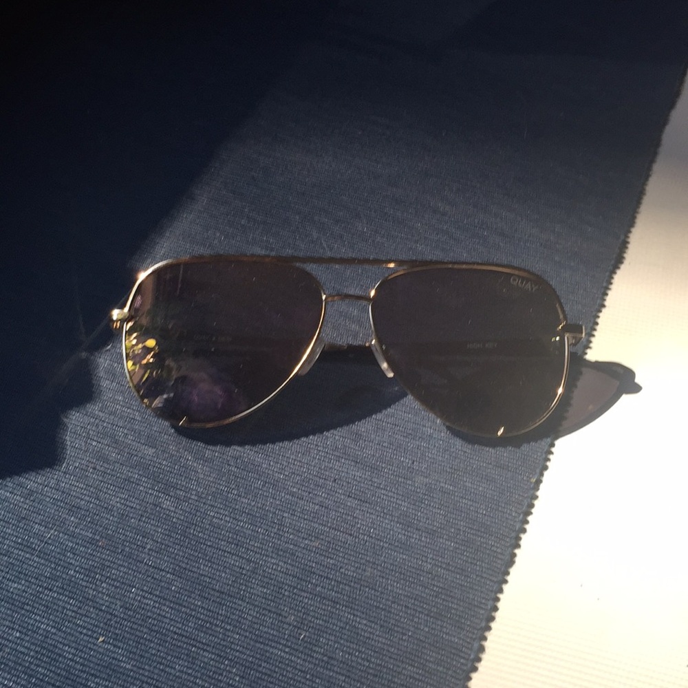 Quay x Desi Perkins gold/ gold high key OG